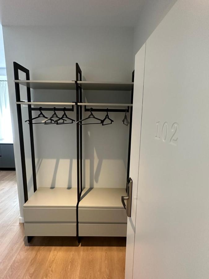 Soin Rooms Tiranë Luaran gambar