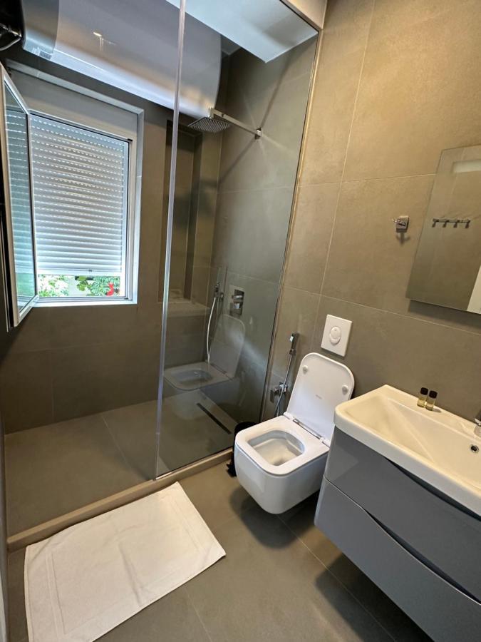 Soin Rooms Tiranë Luaran gambar
