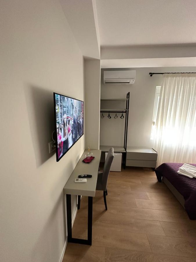 Soin Rooms Tiranë Luaran gambar
