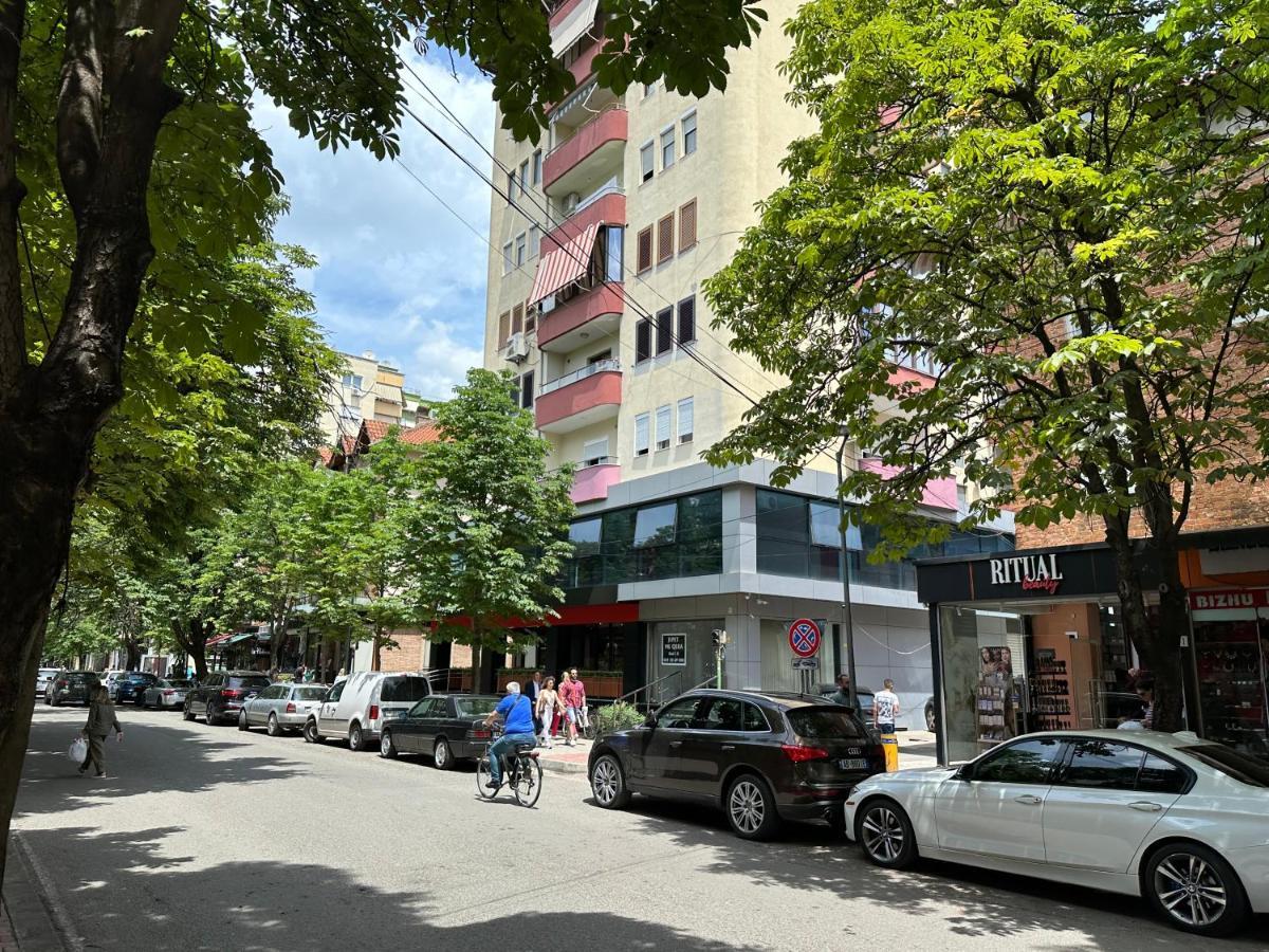 Soin Rooms Tiranë Luaran gambar