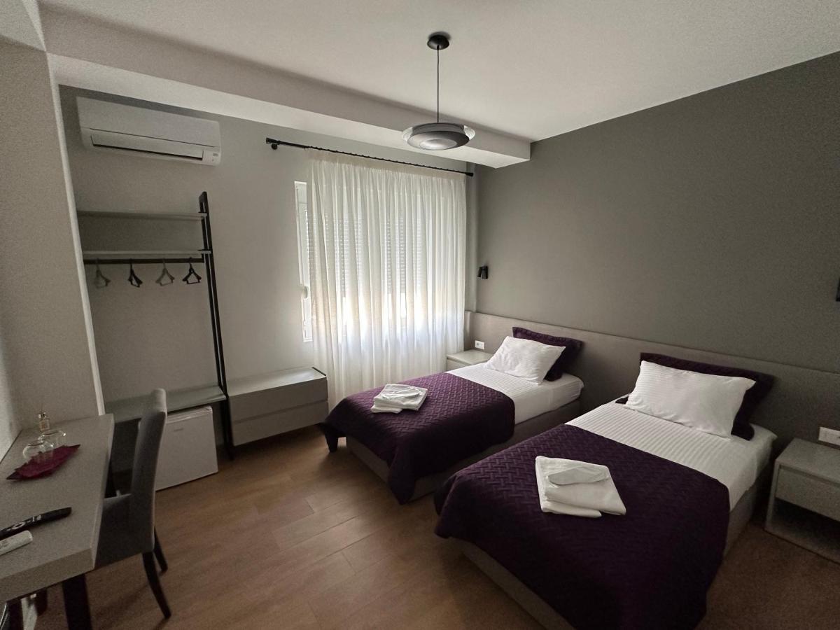 Soin Rooms Tiranë Luaran gambar