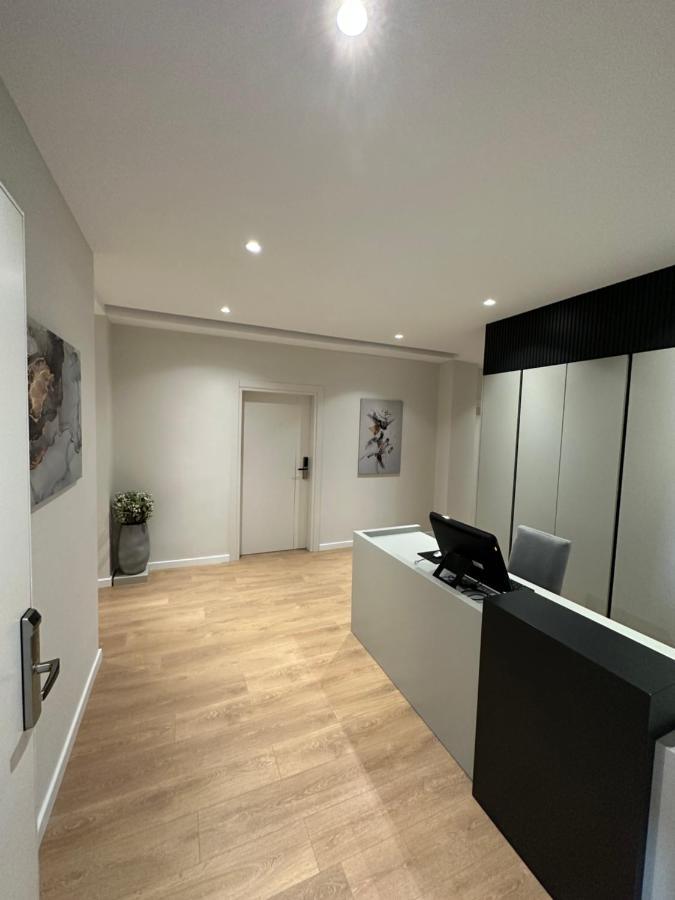 Soin Rooms Tiranë Luaran gambar