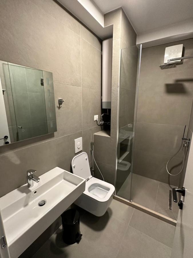 Soin Rooms Tiranë Luaran gambar