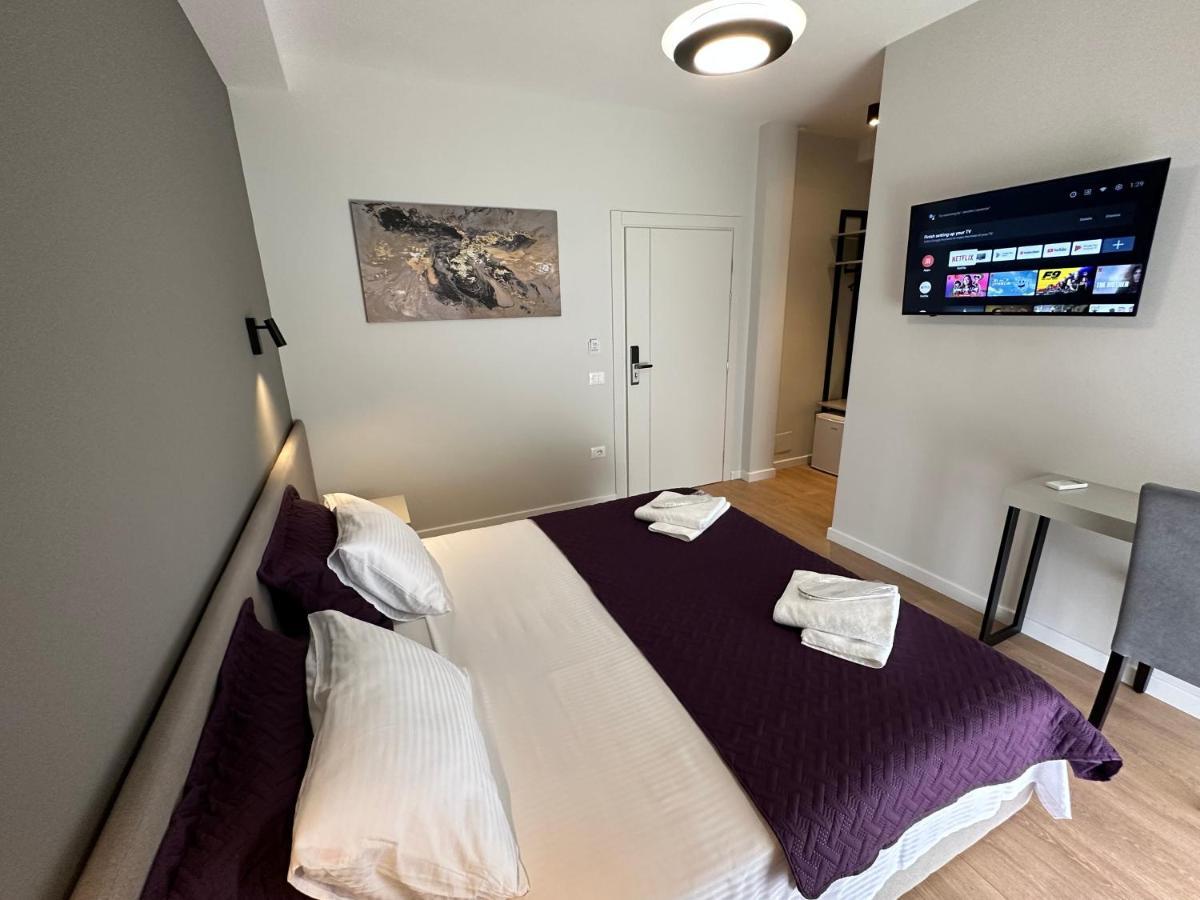 Soin Rooms Tiranë Luaran gambar