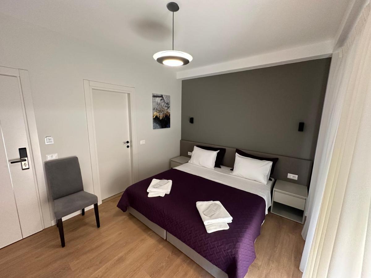 Soin Rooms Tiranë Luaran gambar