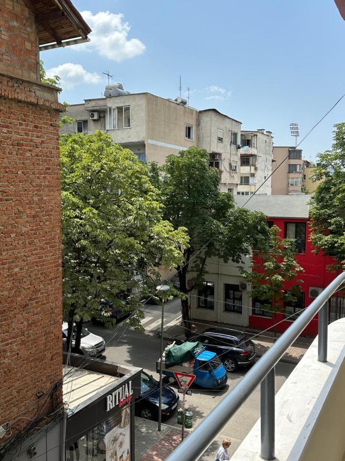 Soin Rooms Tiranë Luaran gambar