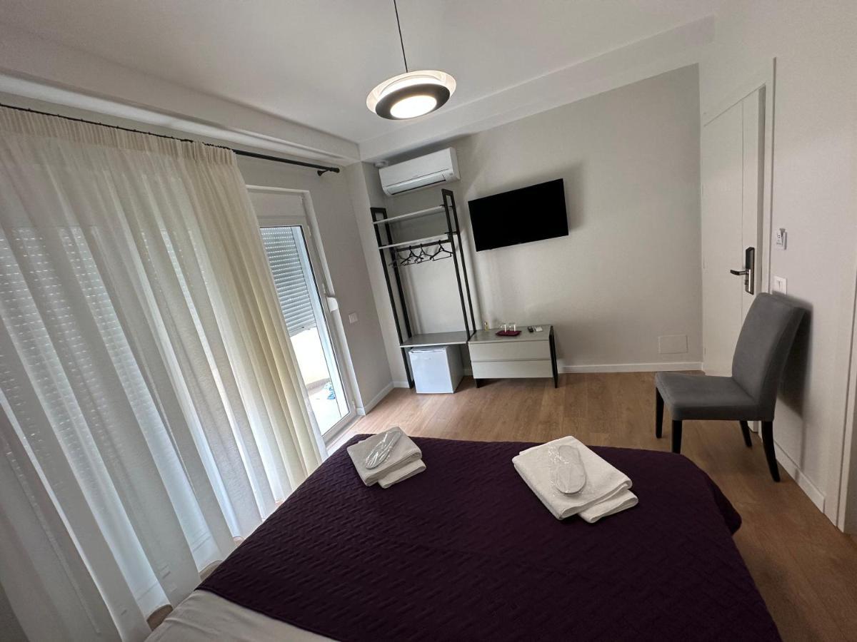 Soin Rooms Tiranë Luaran gambar