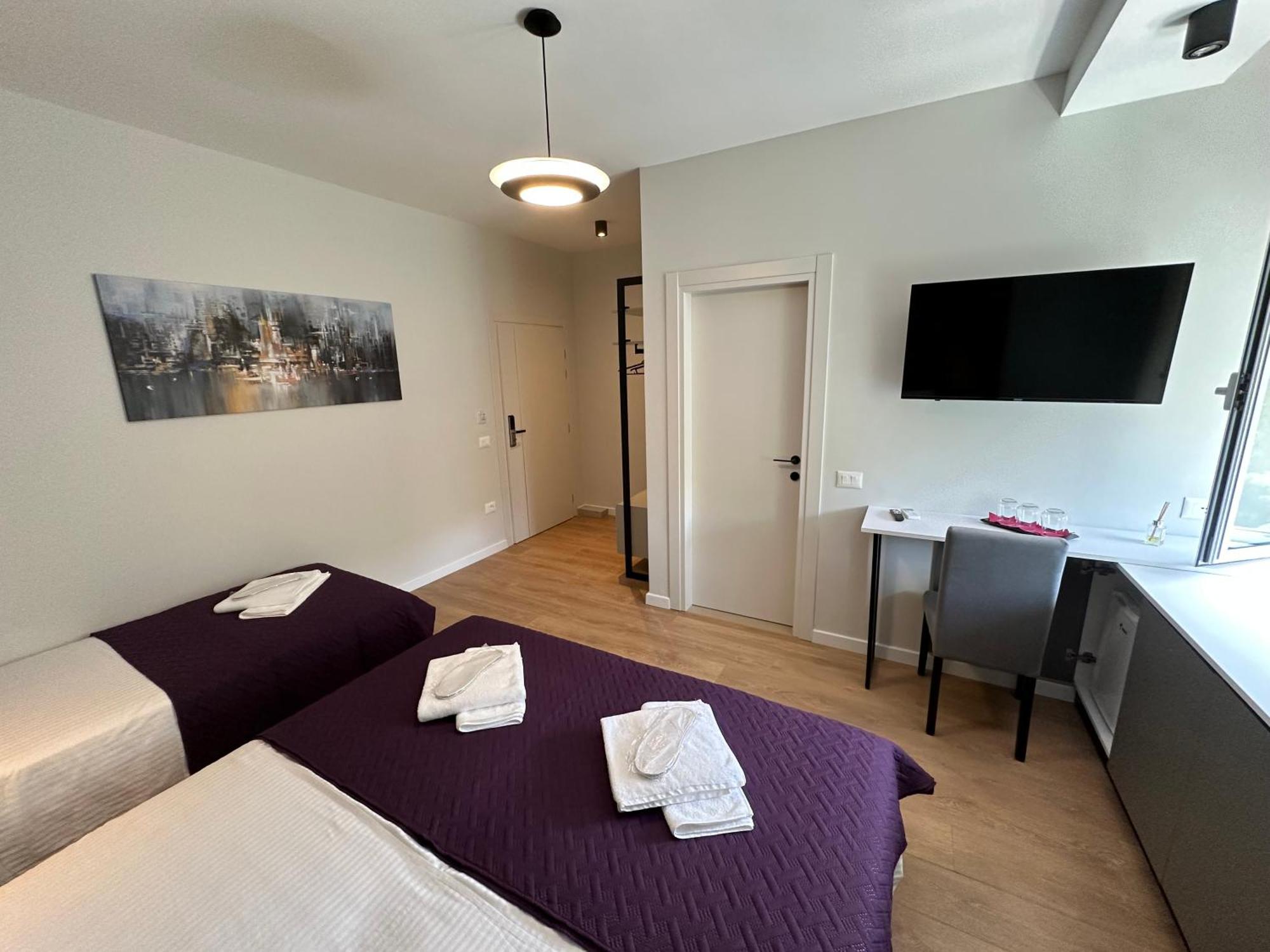 Soin Rooms Tiranë Luaran gambar